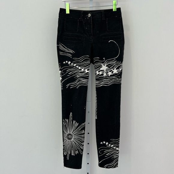CHANEL 22C RUNWAY BLACK WHITE CC STAR PRINT JEANS SIZE FR 38 / US 6 - Picture 3 of 17